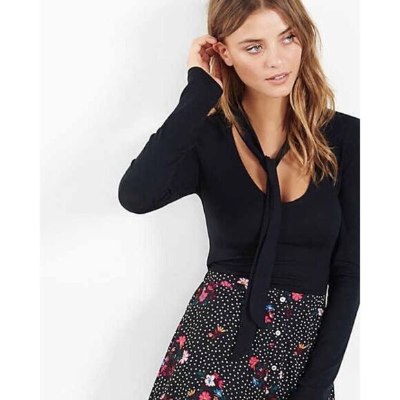 ✨Ribbed Tie Neck Tee✨ - Picture 2 of 6